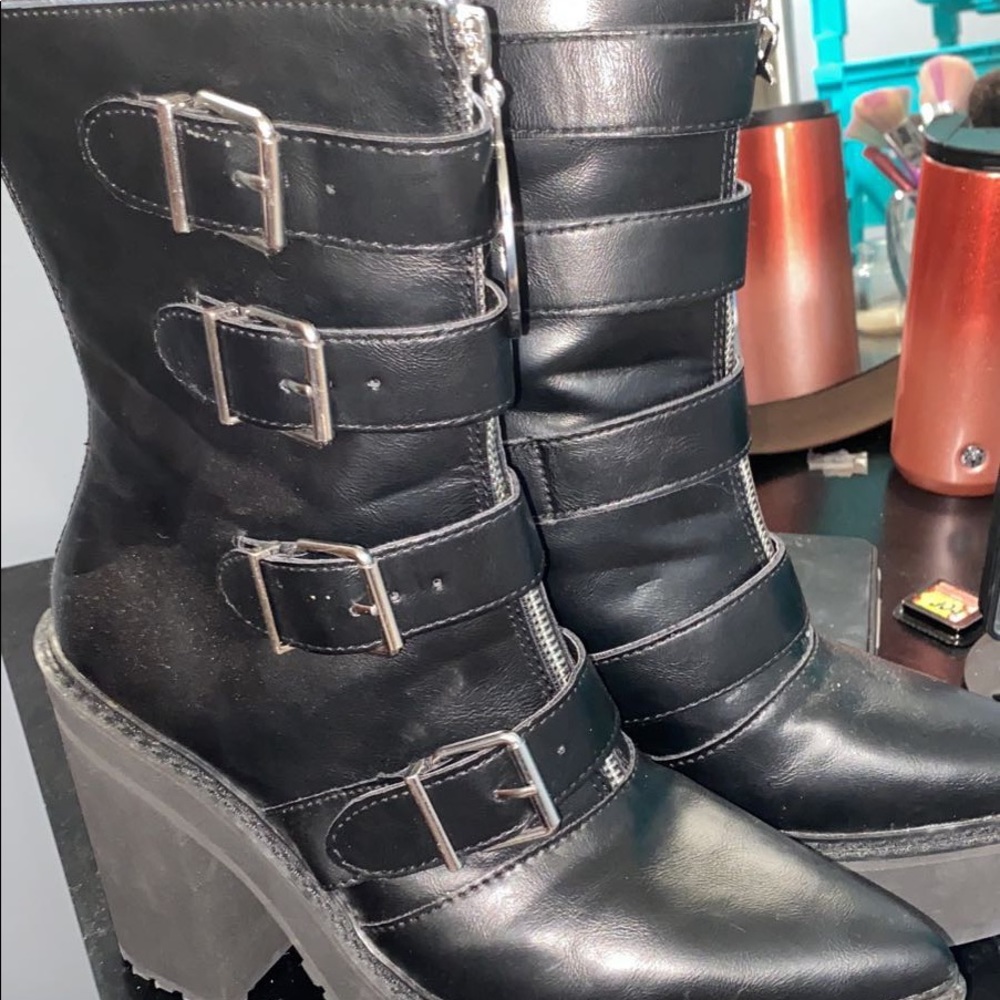 KILLSTAR boots with crescent moon